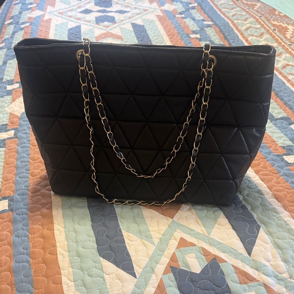 Elegant Black Quilted Chain Shoulder Bag, Chanel Vibes